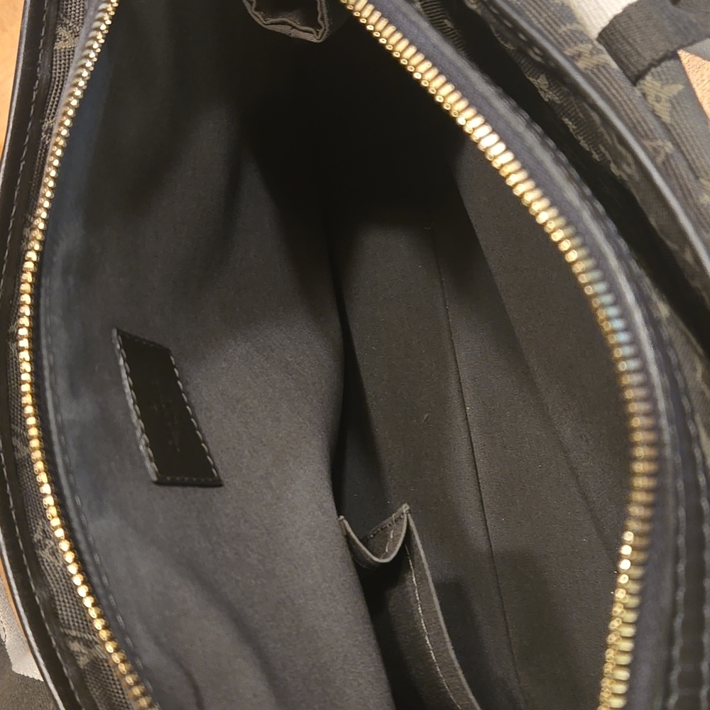 Authentic Louis Vuitton bag - Picture 12 of 16